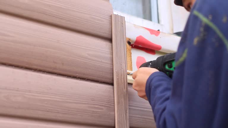 Affordable siding repair and maintenance services in Windsor, VA